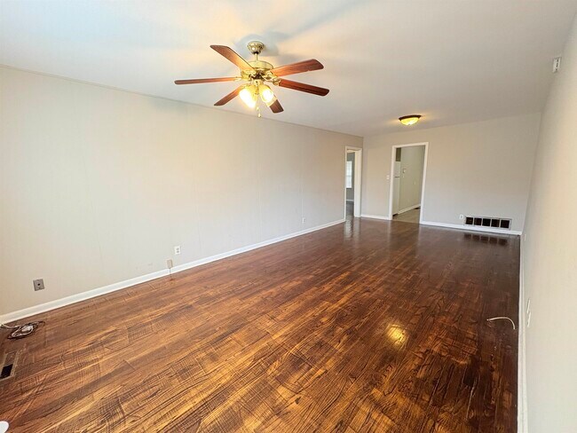 Foto del edificio - 304 Barbourville Dr