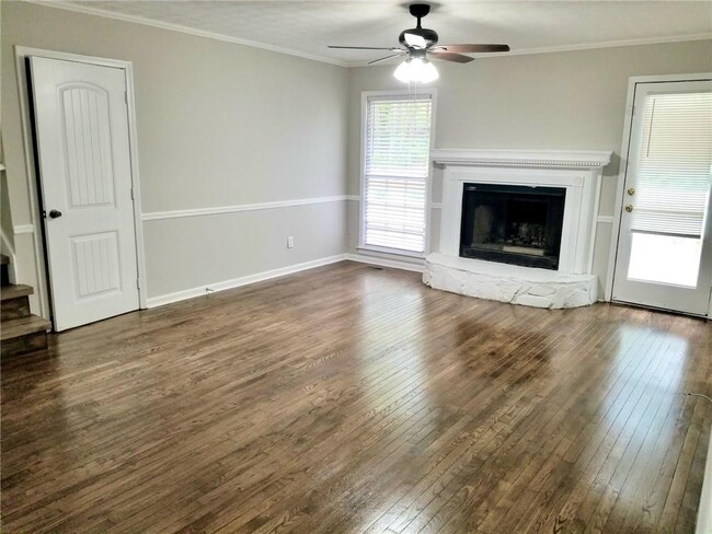 Building Photo - 4006 Evelyn Dr