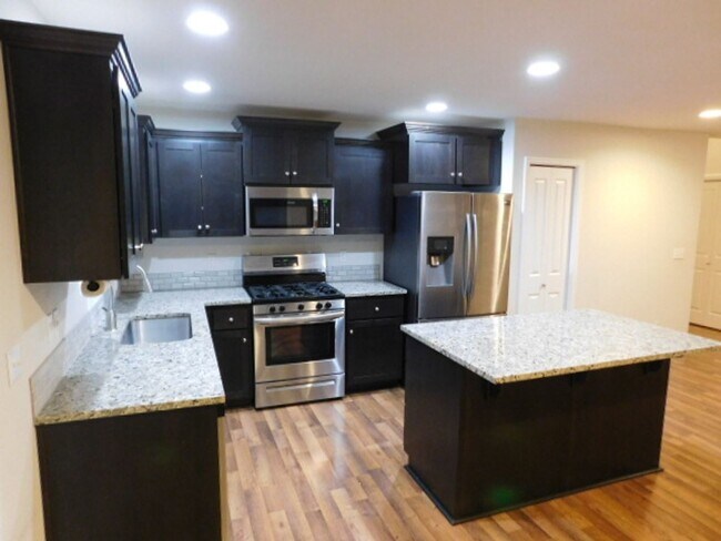 Building Photo - 4Bd/2.5Ba Two Story Home - Available Soon!