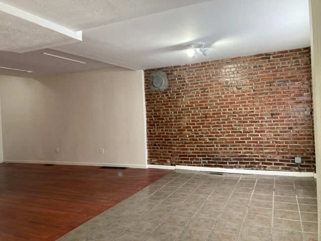 entrance - 6644 Gravois Ave