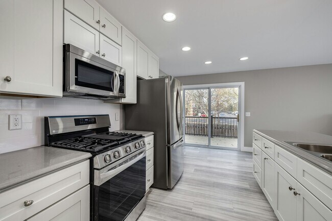 Foto del edificio - 8417 Xerxes Ave N