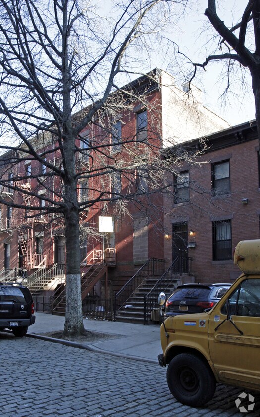 Building Photo - 515 E 118th St
