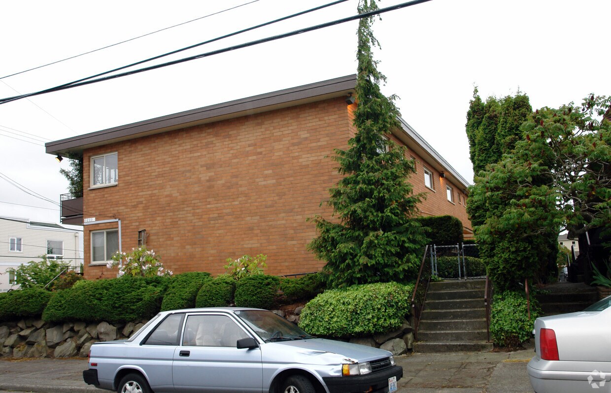 Building Photo - Jo Lamar Apartments