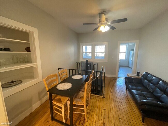 Building Photo - 5 br, 2 bath Duplex - 18 Farrington Ave 1
