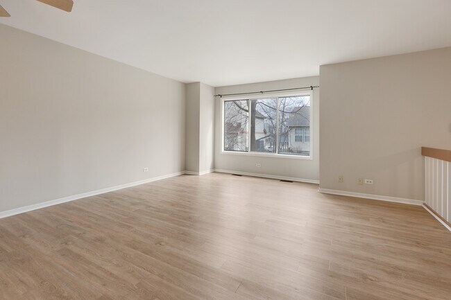 Building Photo - 332 Park Ridge Ln