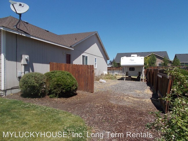 Foto del edificio - 1607 NW Teak Ave