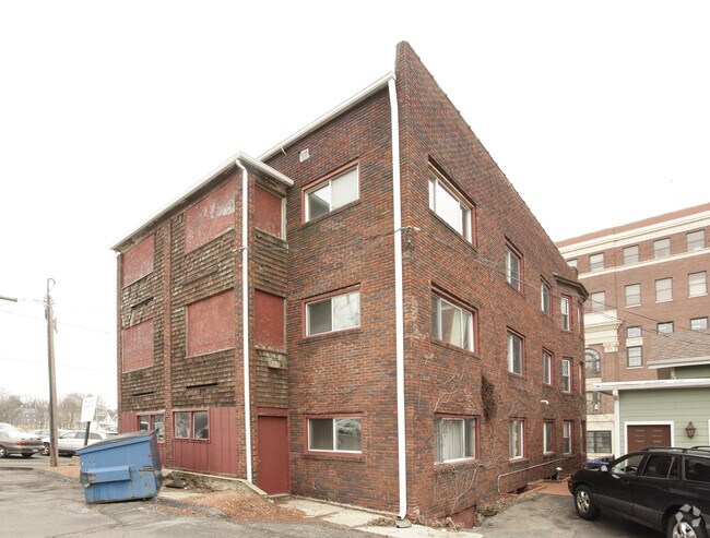 Building Photo - 207 W Wesley Ave