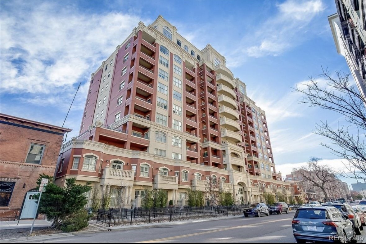 "Chic Urban Retreat: Stylish 1-Bed Condo with Hardwood Floors in the Heart of Denver!" - "Chic Urban Retreat: Stylish 1-Bed Condo with Hardwood Floors in the Heart of Denver!"
