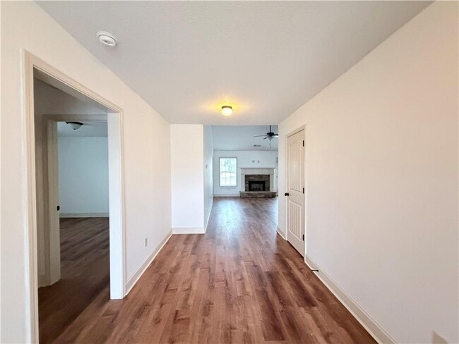 Foto del edificio - 292 Jameston Dr