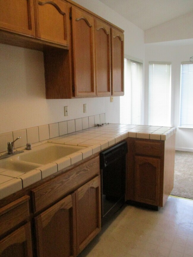 Foto del edificio - Single Family Home walking Distance to the Lab