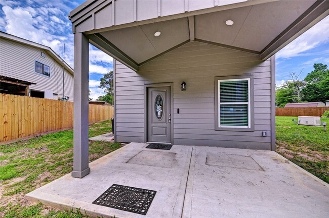 Building Photo - 268 Sunrise Dr