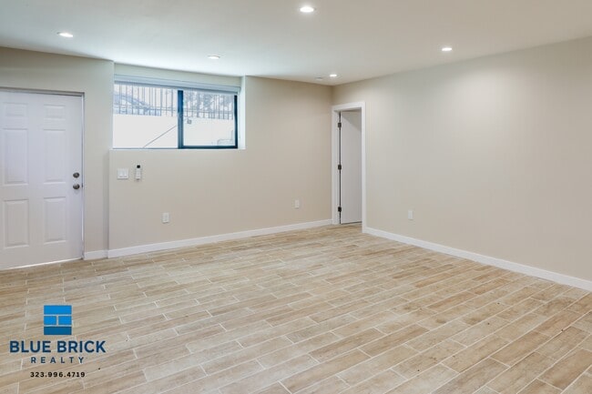 Building Photo - 1035 Hayworth Ave