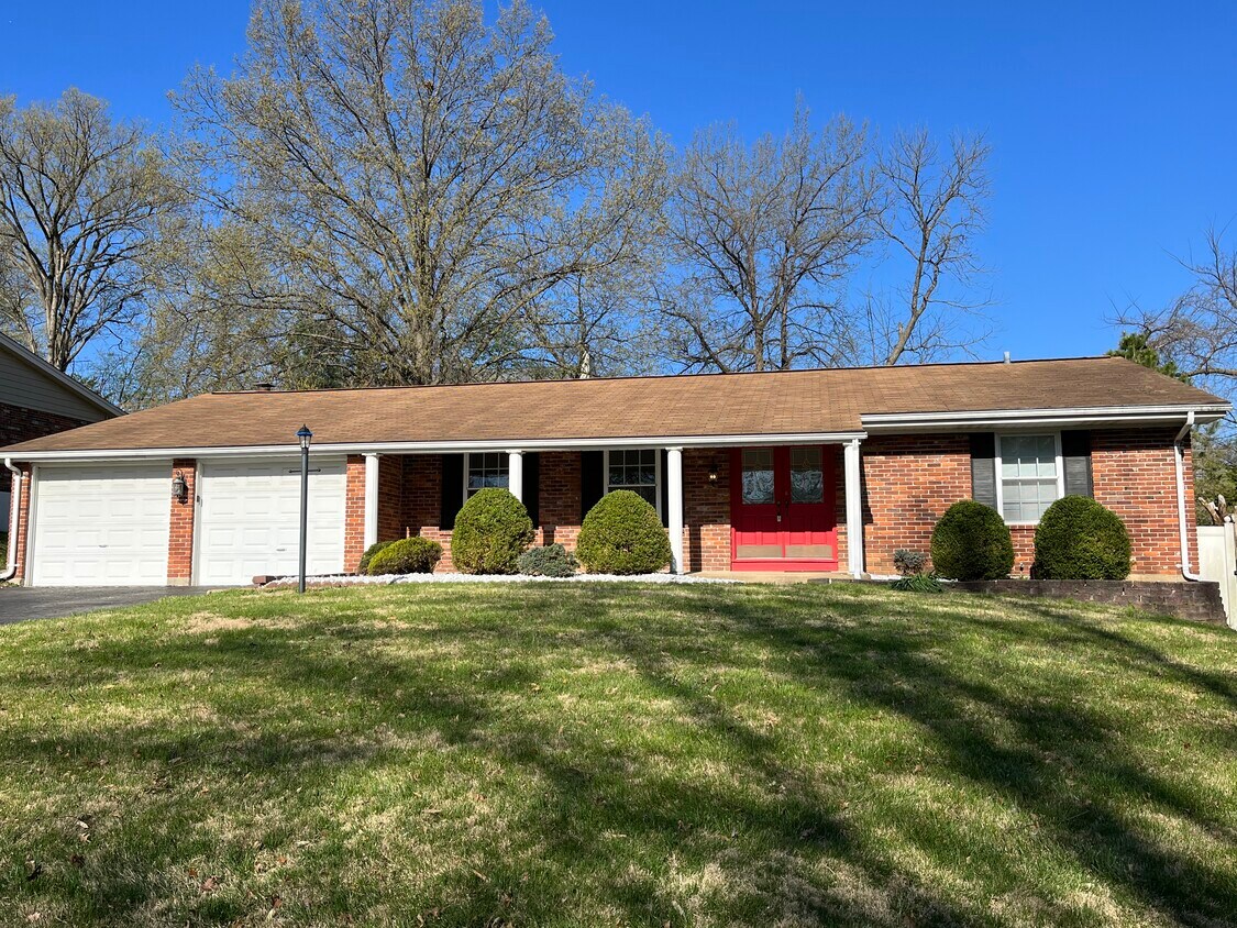 235 Towercliffe Dr, Ballwin, MO 63021 House Rental in Ballwin, MO