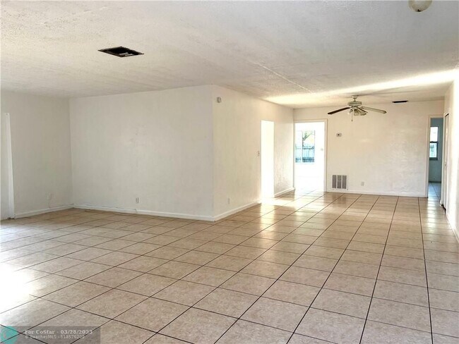 Foto del edificio - 8566 NW 23rd Manor