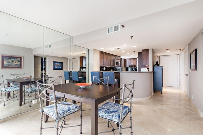 Building Photo - 3901 S Flagler Dr