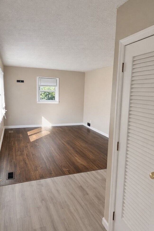 Foto del edificio - 3 BED 1 Bath Available in Fayetteville NC