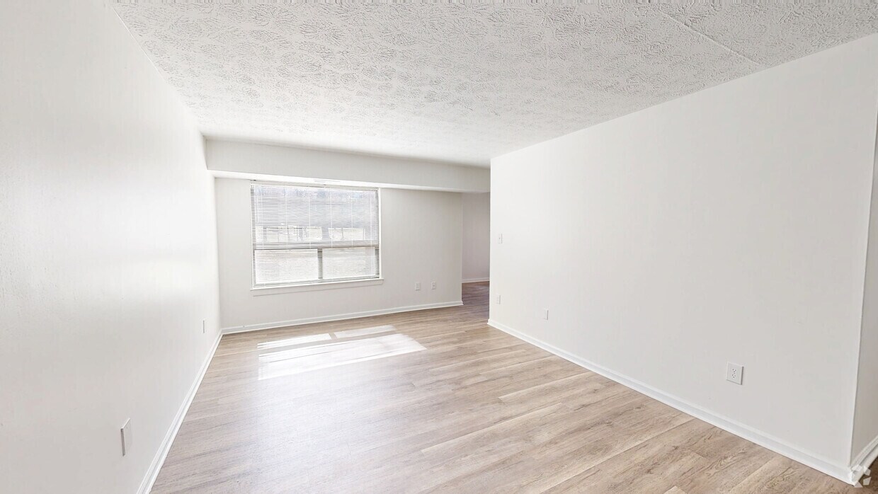 Photo - Glen Oaks Apartments