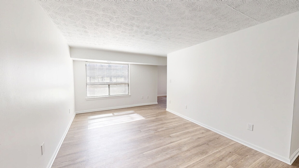 Photo - Glen Oaks Apartments