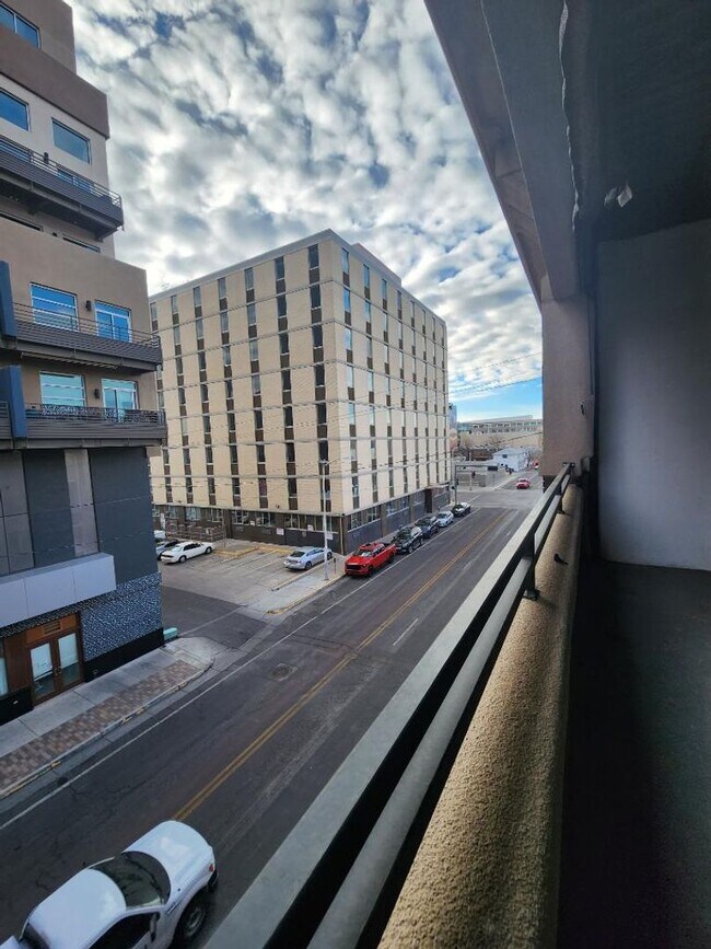 Foto del edificio - 600 Central Ave SW