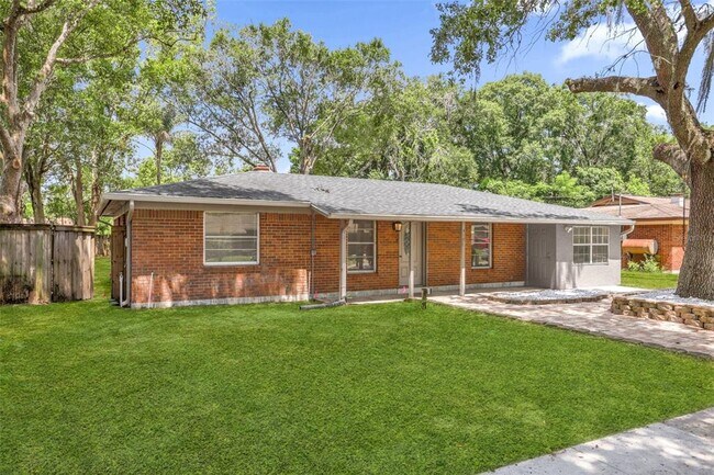 Building Photo - 518 Lavon Dr