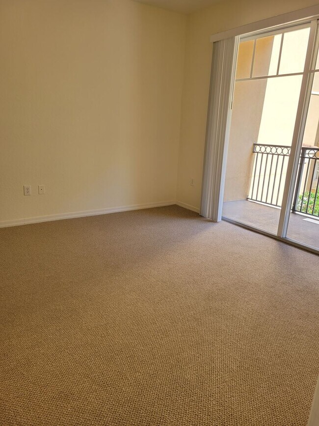 Foto del edificio - Annual unfurnished 2/2 luxury condo downto...