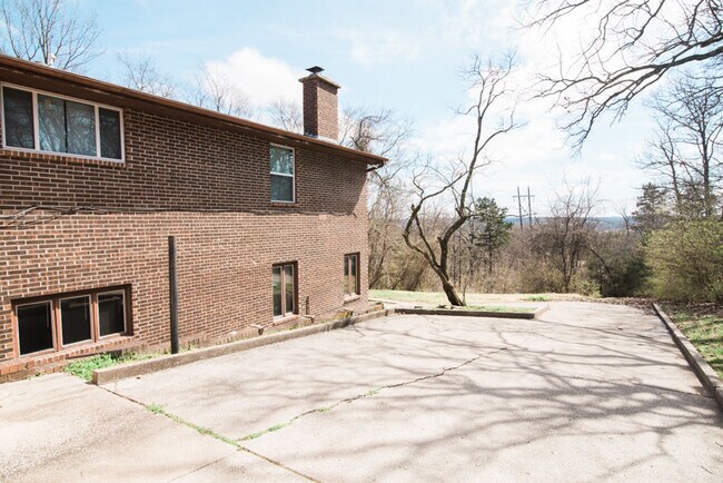 Building Photo - 2610 Schott Rd