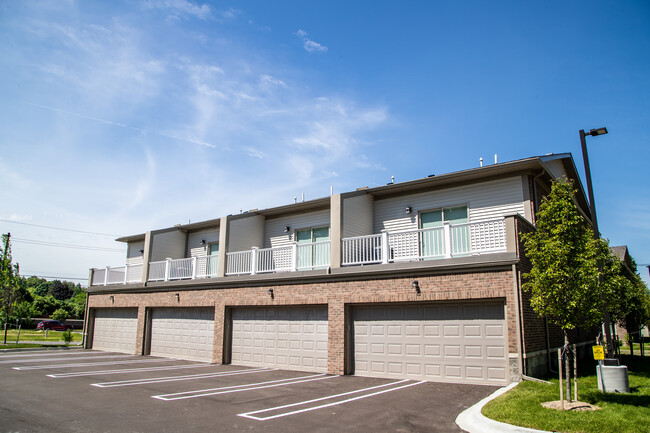 Building Photo - Lathrup Court Apartments