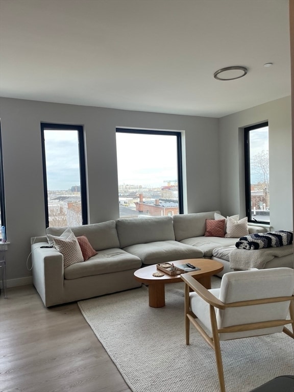 Foto del edificio - 400 W Broadway