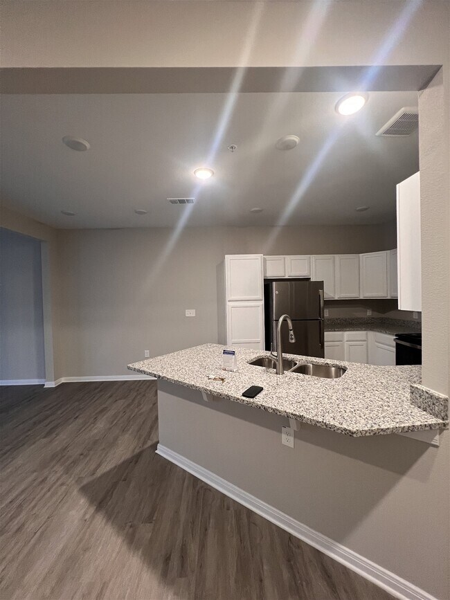 Building Photo - 2109 Auburndale Ave