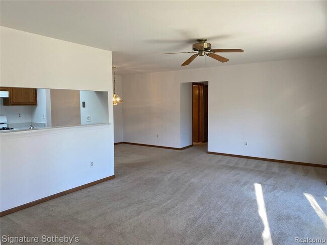 Building Photo - 49261 Chestnut Hill Ct