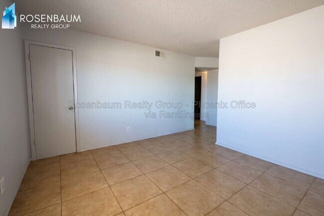Foto del edificio - 6440 E Alder Ave