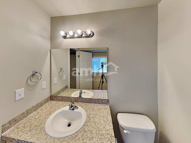 Building Photo - 5252 S 4300 W