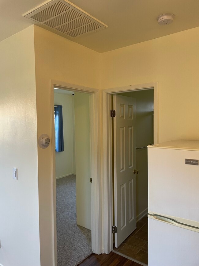 Building Photo - 4781 Avalon Ave