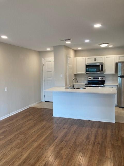 Foto del edificio - 8888 Tallwood Dr