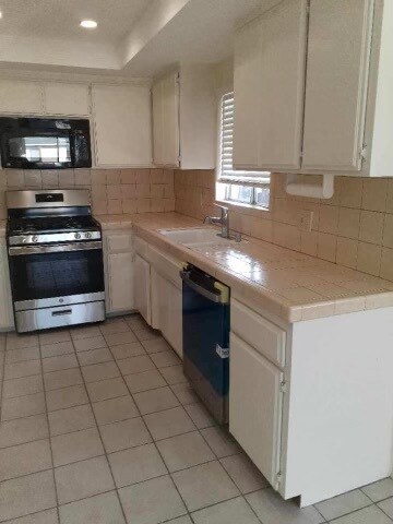 Foto del edificio - 852 W 24th St