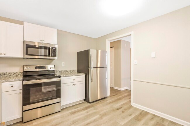 Foto del edificio - 695 Stoneside Dr