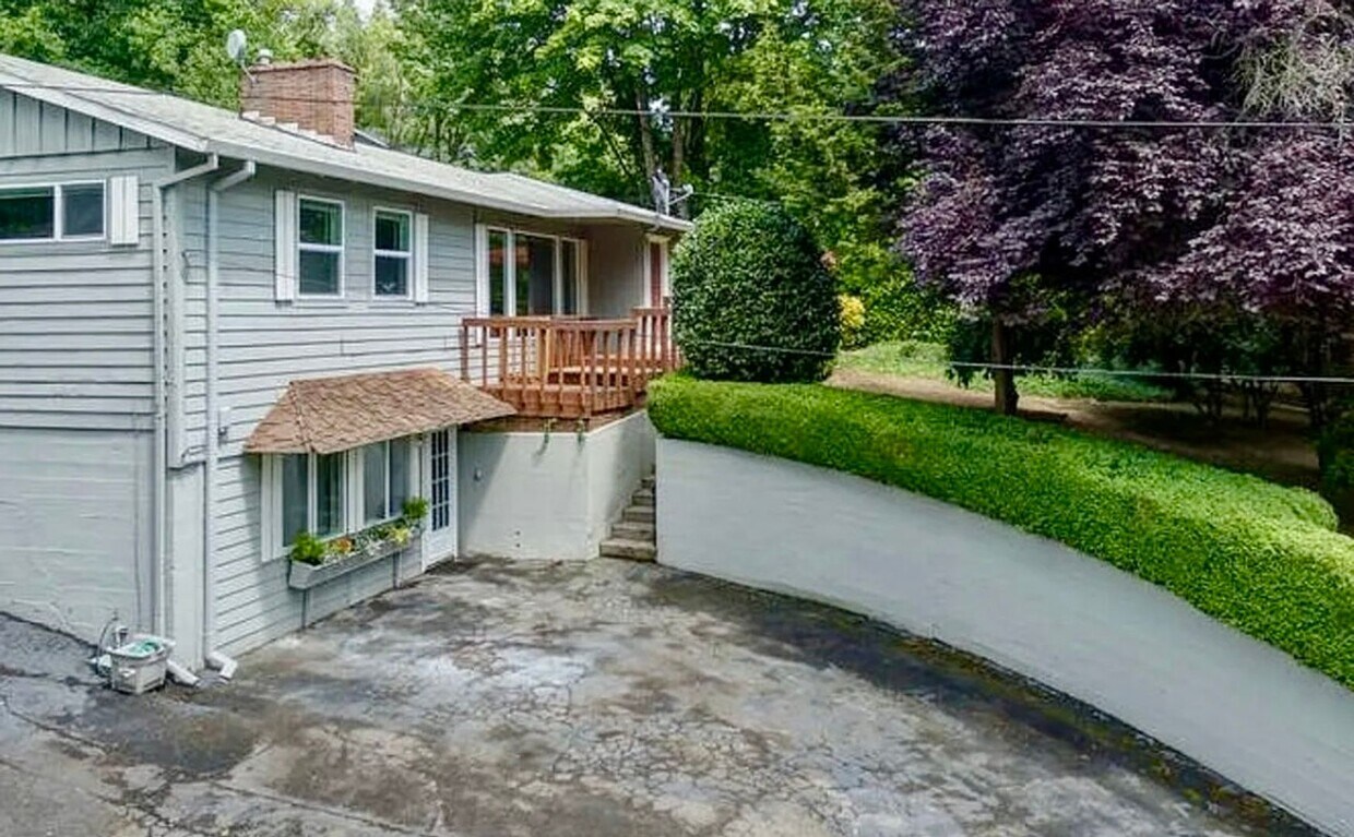 Foto principal - 9938 SW Terwilliger Blvd