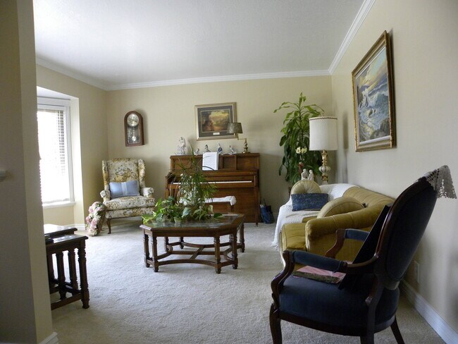 Living room - 3992 W 5650 S