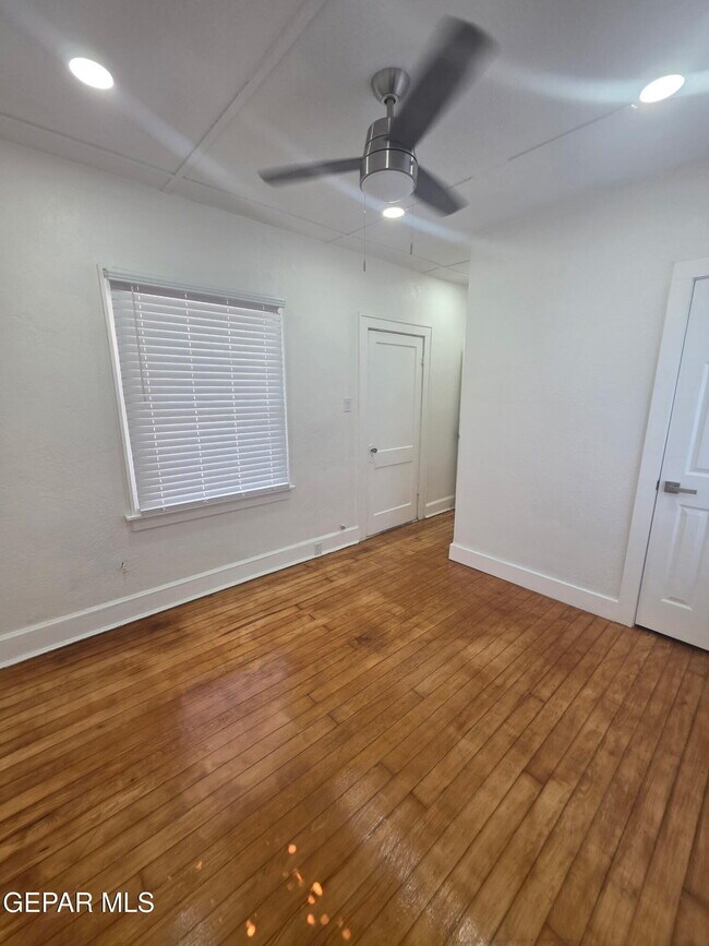 Building Photo - 4002 Pershing Dr