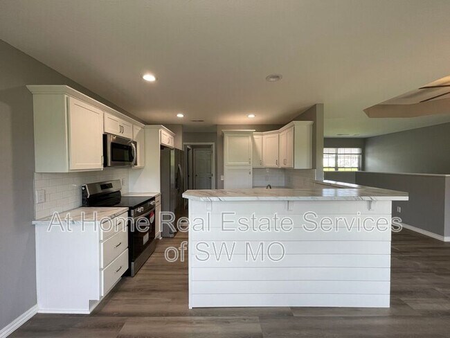 Foto del edificio - 4048 W Wilderness St