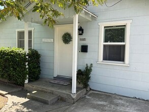 Building Photo - 2014 Ruhland Ave