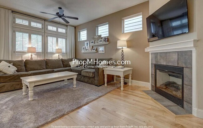 Foto del edificio - Luxury Four Bedroom Home in King City!