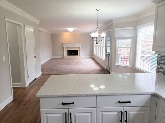 Foto del edificio - Beautiful 4BR Home In Established Neighborhood.