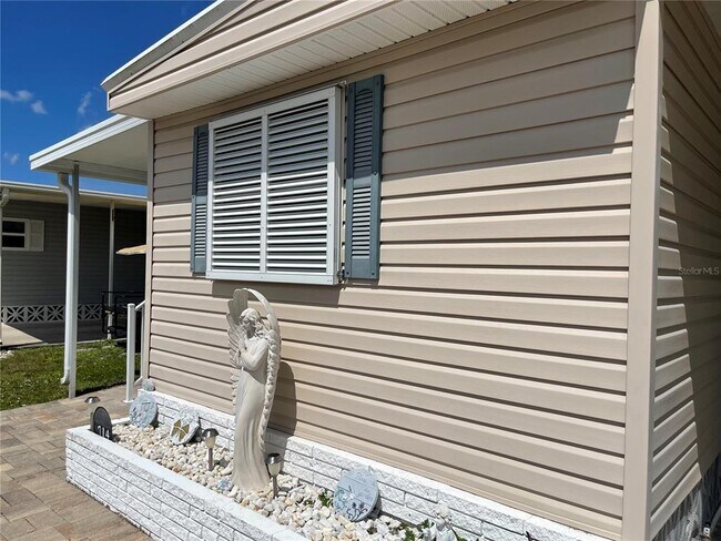 Foto del edificio - 714 Locarno Dr