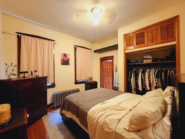 Foto del edificio - 2313 Brown St