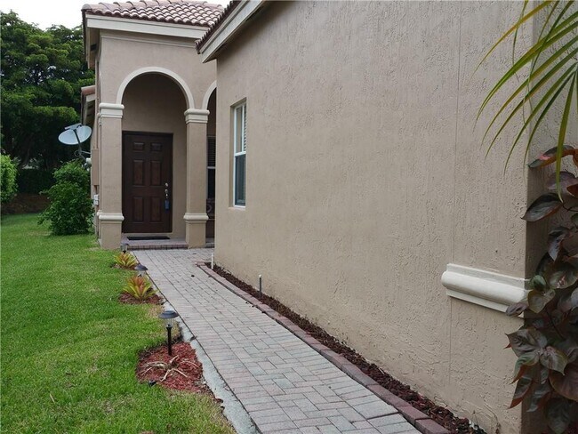 Building Photo - 1077 Tupelo Way