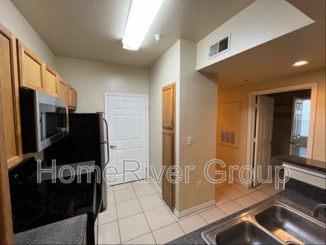 Foto del edificio - 3700 Castle Pines Ln