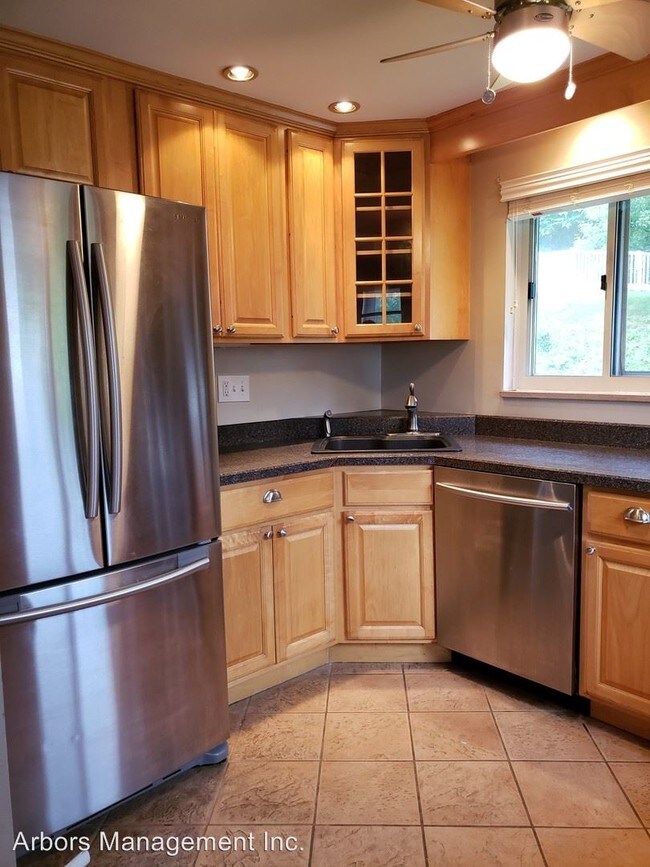 Building Photo - 3 br, 1.5 bath House - 129 Ryan Drive