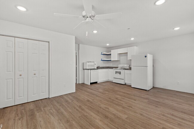 Foto del edificio - 4125 Compton Ln
