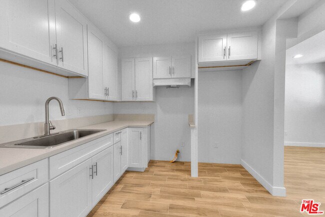 Foto del edificio - 2820 Liberty Blvd